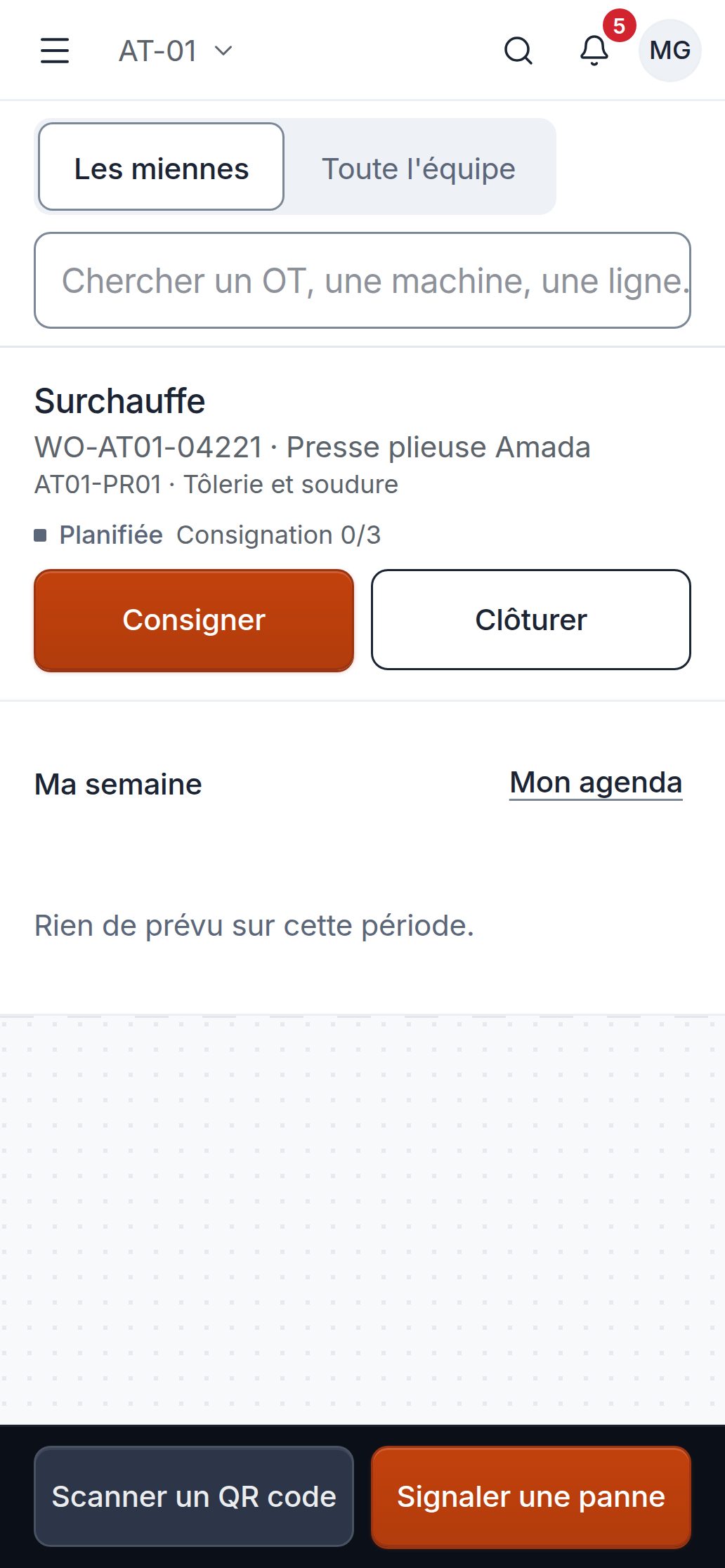 Écran « Mes OT » sur le téléphone du technicien : en tête, l'intervention « Surchauffe » sur la presse plieuse Amada.